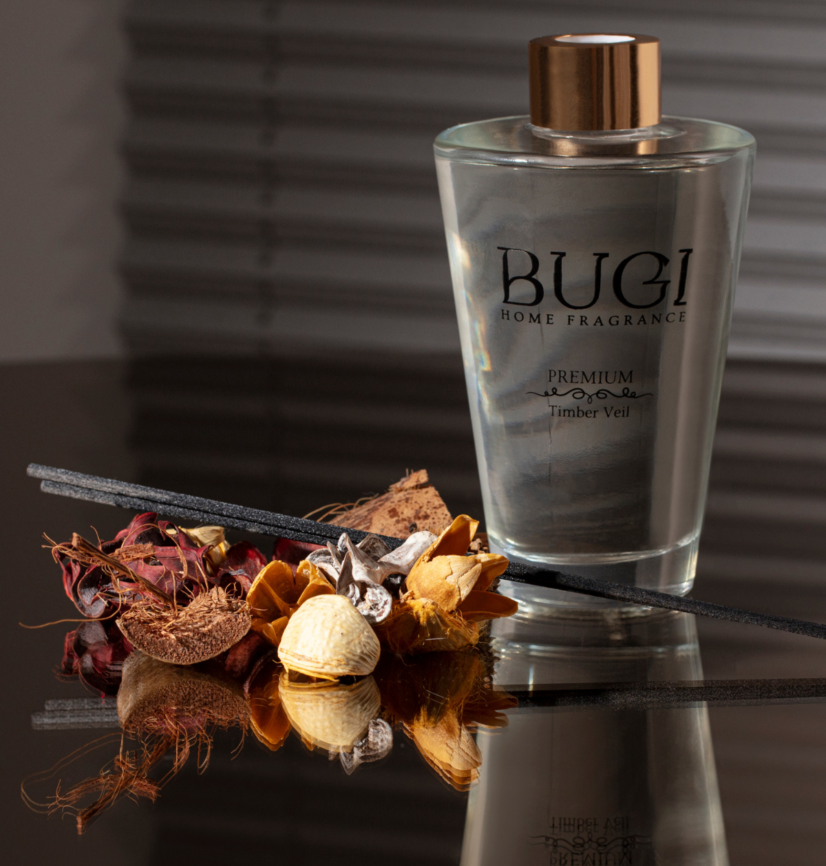 Timber Veil Ev Oda Ortam Kokusu, Çubuklu Oda Kokusu Sandal Ağacı, Yoğun Esanslı ve Kalıcı Oda Parfümü, Salon, Ofis, Ev, Yatak Odası ve Banyo için Büyük Boy Çubuklu Oda Kokusu