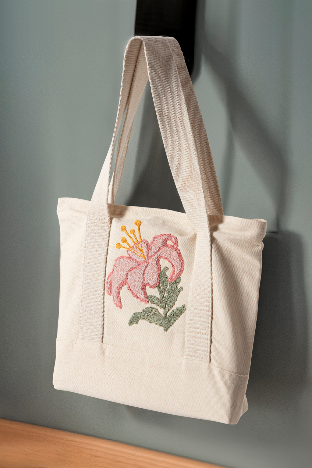 Pembe Çiçek Desenli Bez Keten Omuz Çantası, Plaj Çantası, İşlemeli El ve Kol Çantası %100 Pamuk 36x29 cm