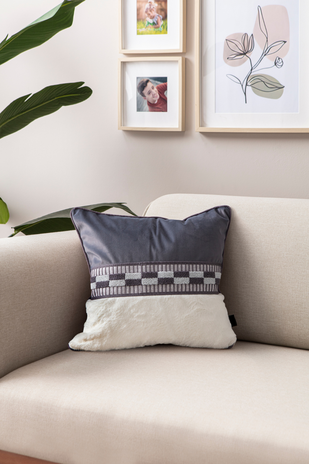 Premium Biyeli Tavşan Tüyü & Punch İşlemeli Tekli Dekoratif Özel Tasarım Kırlent Kılıfı