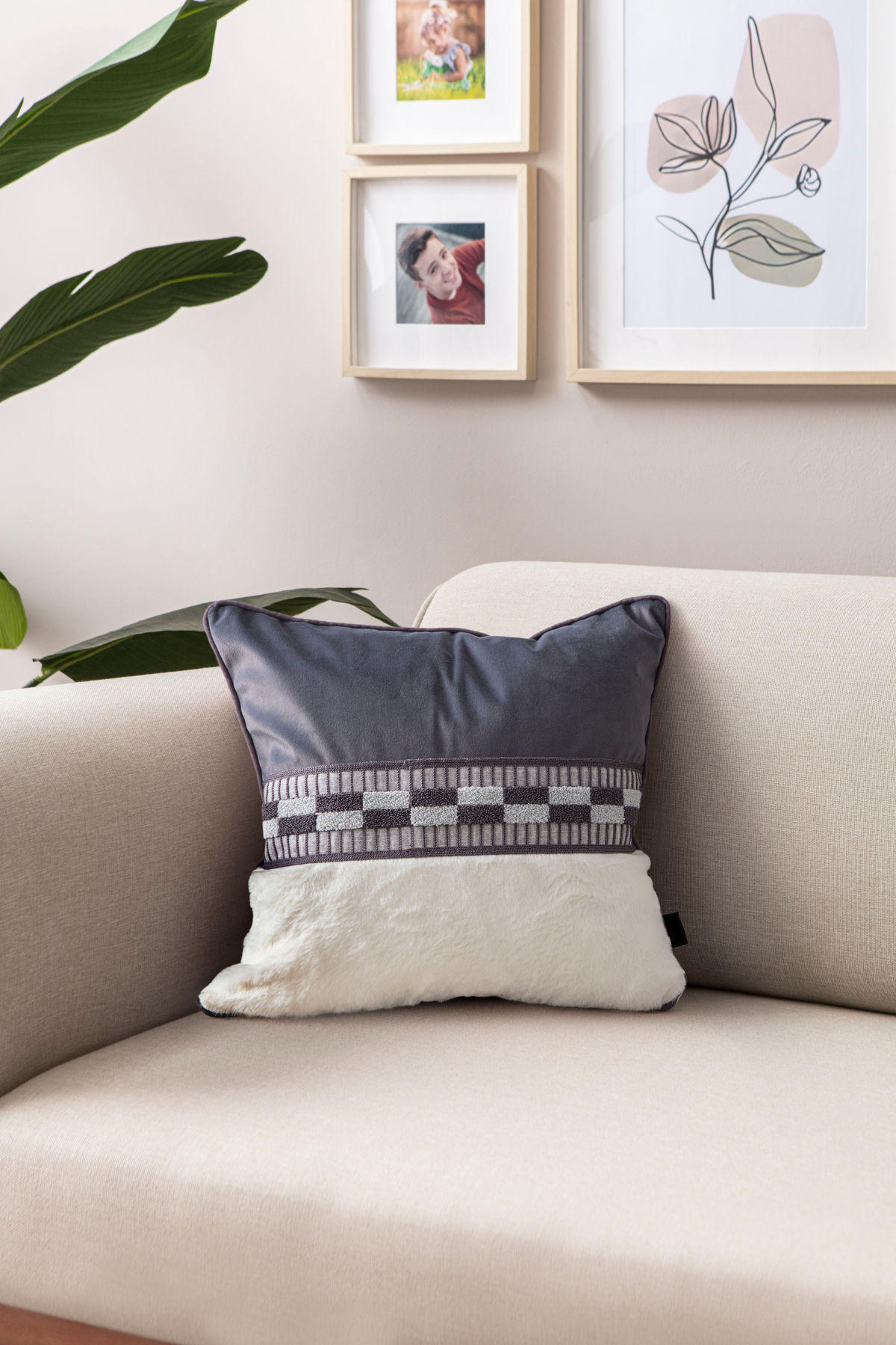 Premium Biyeli Tavşan Tüyü & Punch İşlemeli Tekli Dekoratif Özel Tasarım Kırlent Kılıfı