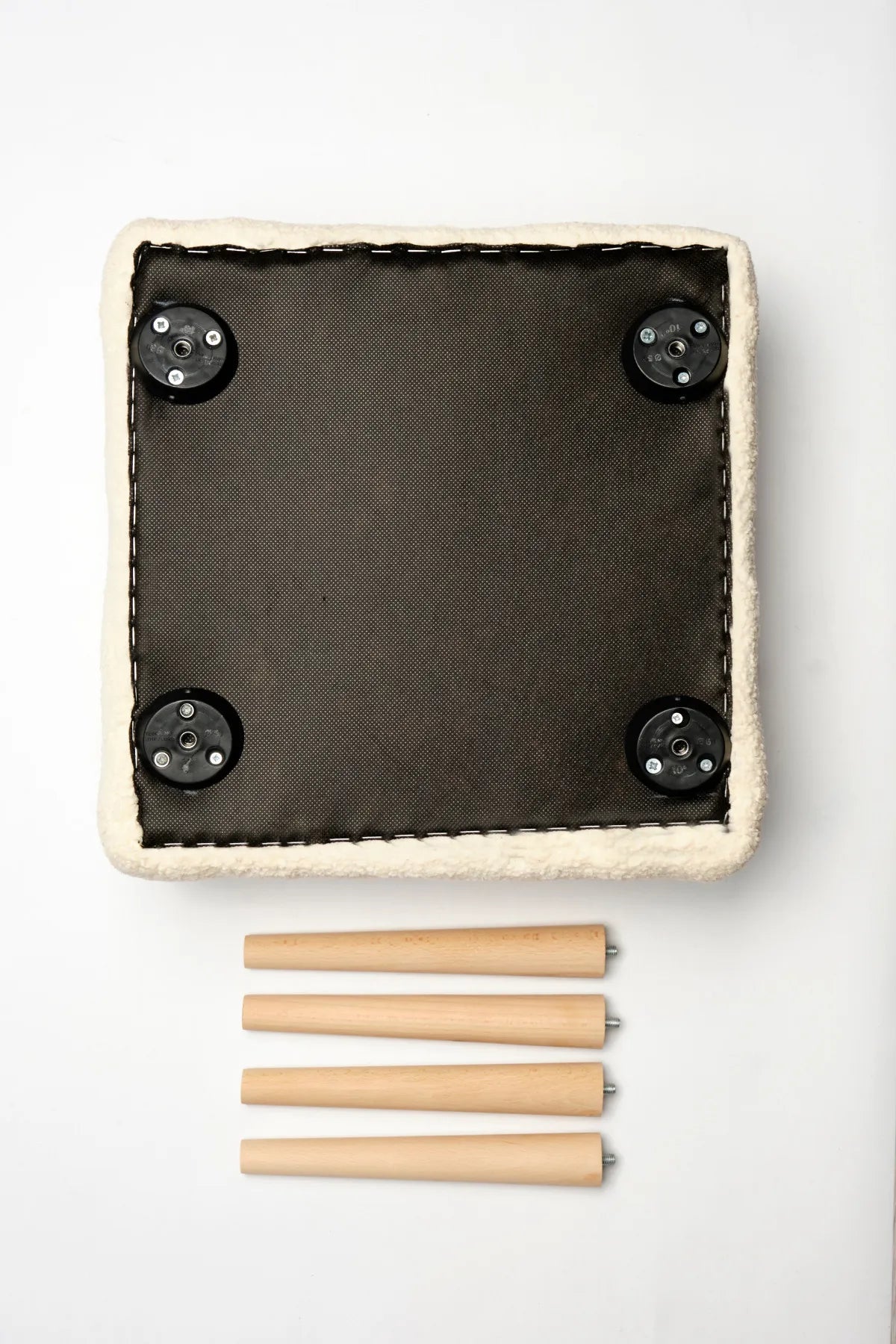 Puf Tabure Ahşap Ayaklı Kuzu Kumaş Makyaj Pufu Puf Sandalye Ayak Uzatma Pufu Kare Puf Bench