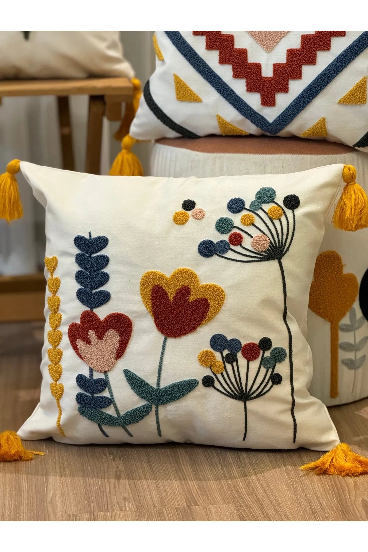 4'lü Kombin Punch İşlemeli Keten Kırlent Kılıfı Dekoratif Kırlent Seti, Çiçek Aşkına