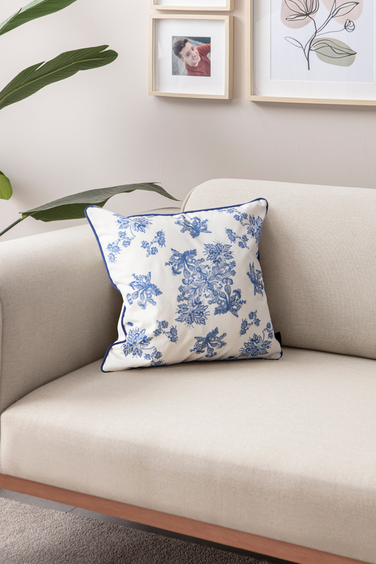 Elysian Blue Özel Tasarım Biyeli Kırlent Kılıfı, Dekoratif Mavi Kırlent Kılıfı 43x43cm