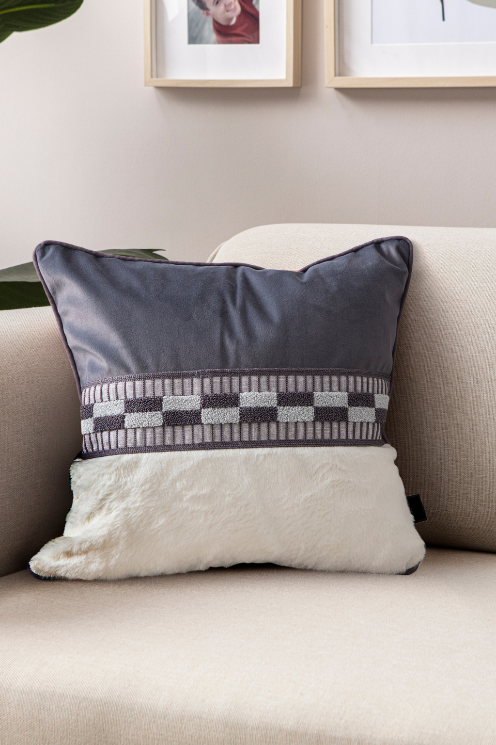 Premium Biyeli Tavşan Tüyü & Punch İşlemeli Tekli Dekoratif Özel Tasarım Kırlent Kılıfı