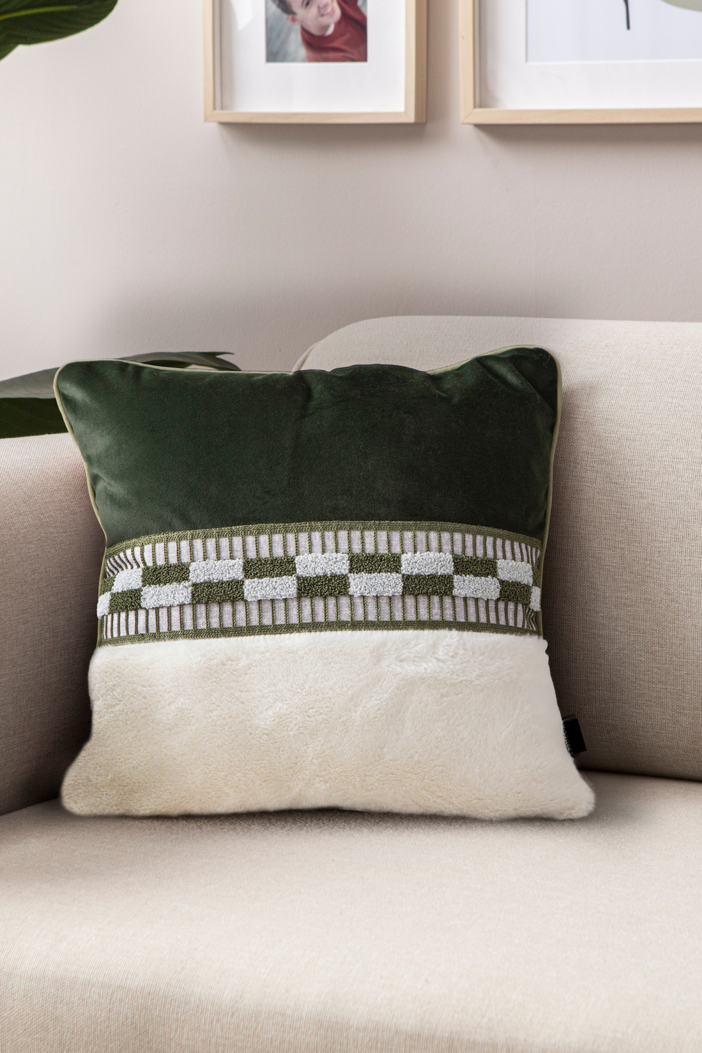 Premium Biyeli Tavşan Tüyü & Punch İşlemeli Tekli Dekoratif Özel Tasarım Kırlent Kılıfı