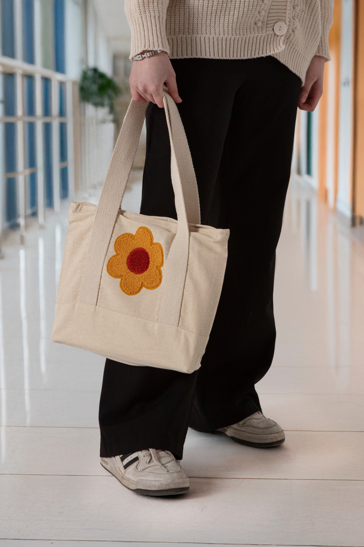 Sarı Çiçek Desenli Bez Keten Omuz Çantası, Plaj Çantası, İşlemeli El ve Kol Çantası %100 Pamuk 36x29 cm