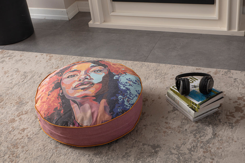 Yuvarlak Dekoratif Bahçe Minderi, Taşınabilir Balkon Pufu, 60x60cm, Portre Desenli