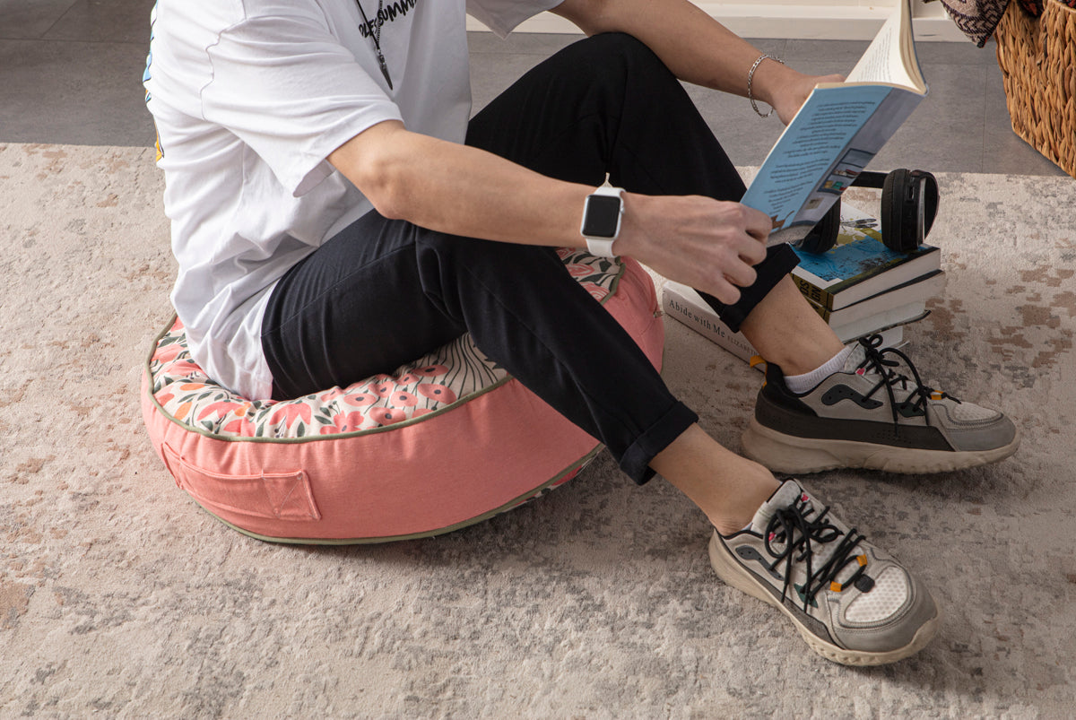 Yuvarlak Dekoratif Bahçe Minderi, Taşınabilir Balkon Pufu, 60x60cm, Pembe Çiçek Desenli