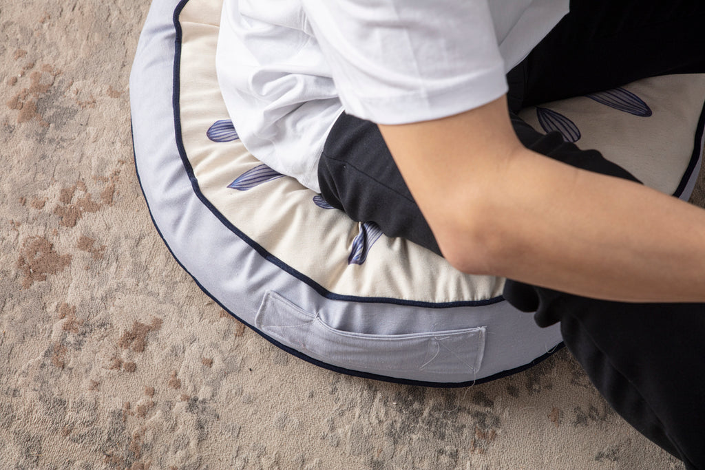 Yuvarlak Dekoratif Bahçe Minderi, Taşınabilir Balkon Pufu, 60x60cm, Mavi Yaprak Desenli