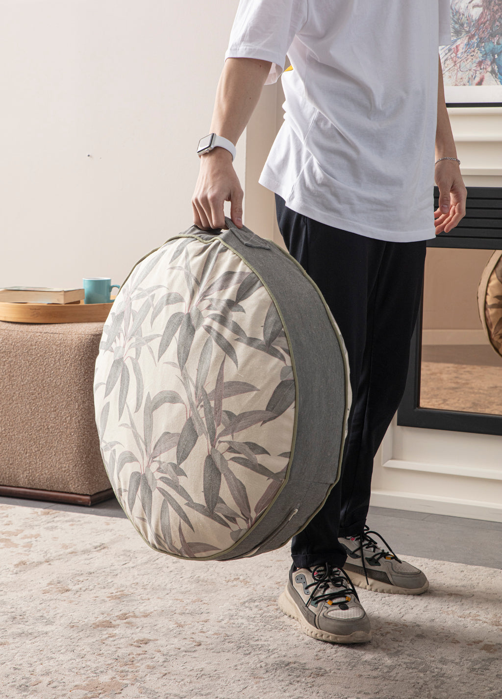 Yuvarlak Dekoratif Bahçe Minderi, Taşınabilir Balkon Pufu, 60x60cm, Gri Yaprak Desenli