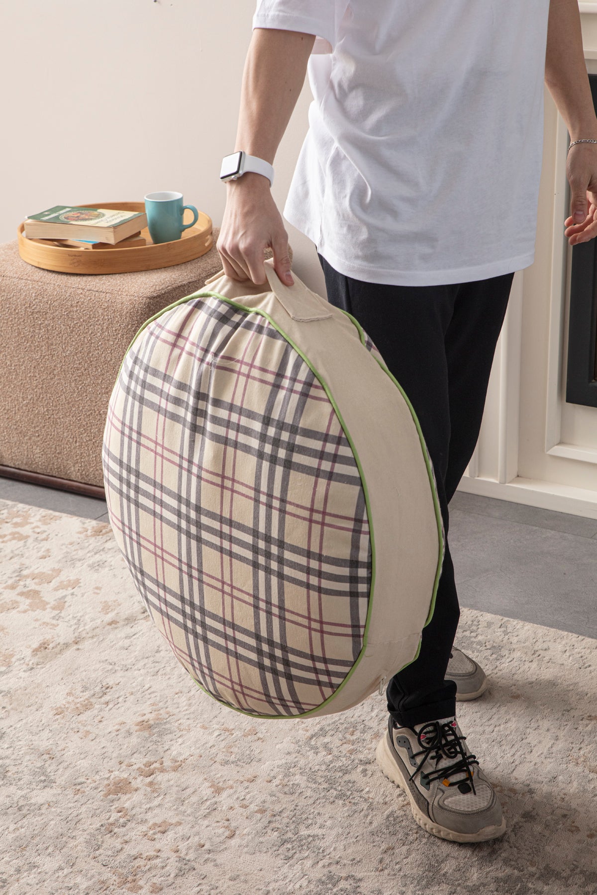 Yuvarlak Dekoratif Bahçe Minderi, Taşınabilir Balkon Pufu, 60x60cm, Krem Ekoseli Desenli