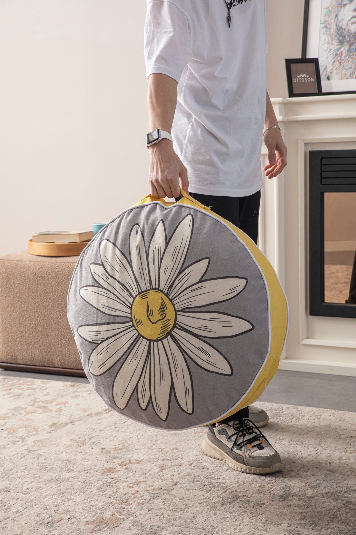 Yuvarlak Dekoratif Bahçe Minderi, Taşınabilir Balkon Pufu, 60x60cm, Papatya Desenli Gri