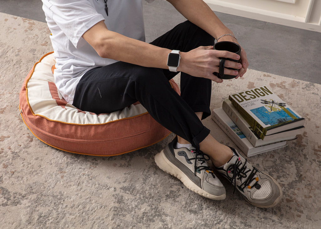 Yuvarlak Dekoratif Bahçe Minderi, Taşınabilir Balkon Pufu, 60x60cm, Good Vibes Yazılı