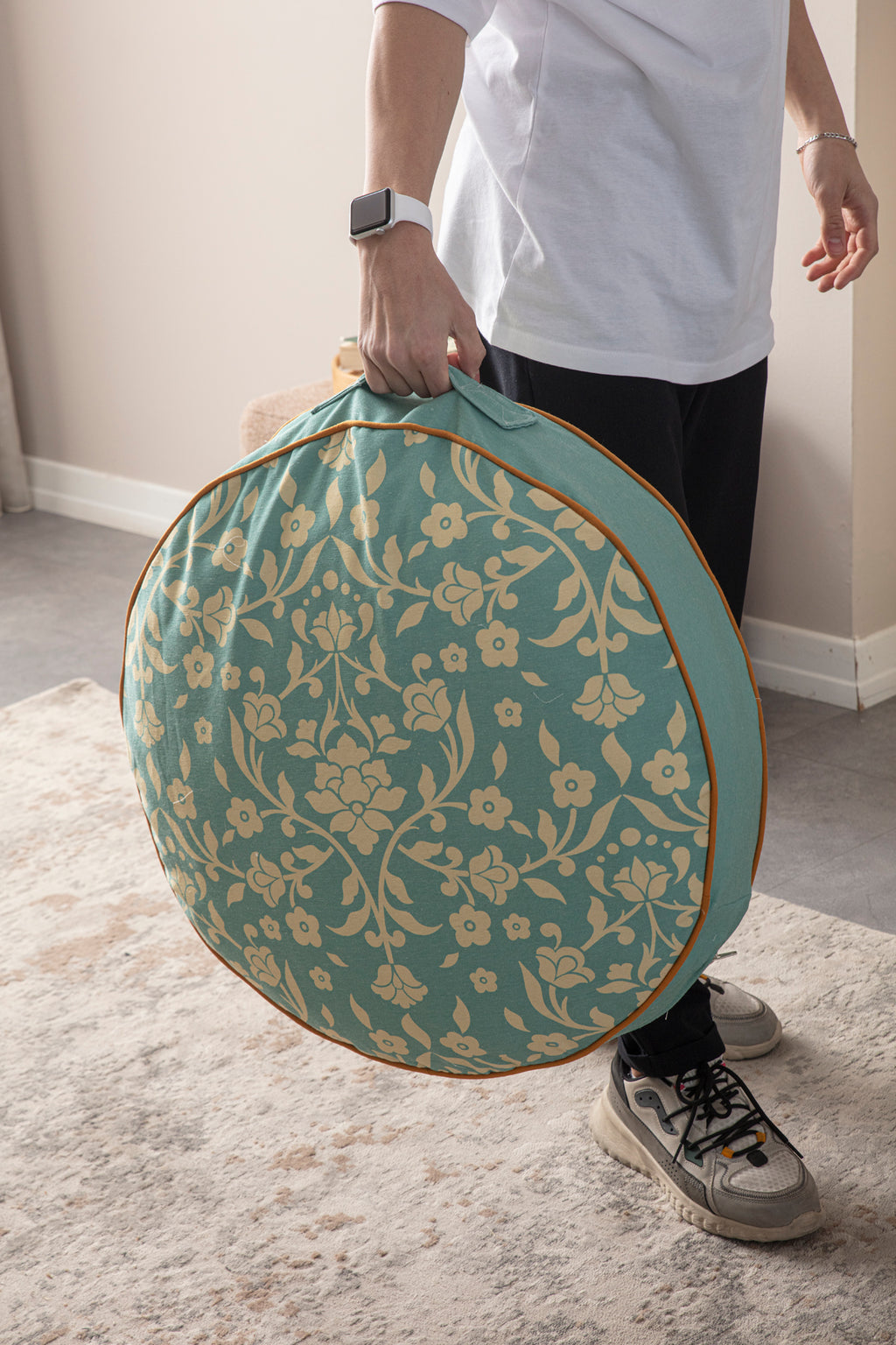 Yuvarlak Dekoratif Bahçe Minderi, Taşınabilir Balkon Pufu, 60x60cm, Yeşil Bohem Desenli