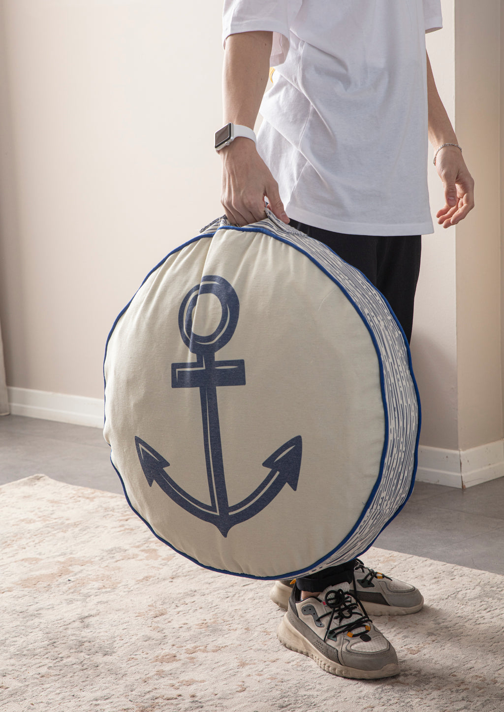 Yuvarlak Dekoratif Bahçe Minderi, Taşınabilir Balkon Pufu, 60x60cm, Beyaz Çapa Desenli