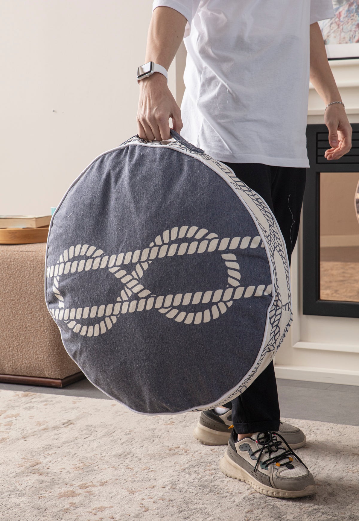 Yuvarlak Dekoratif Bahçe Minderi, Balkon Pufu 60x60cm, Mavi Çapa Desenli