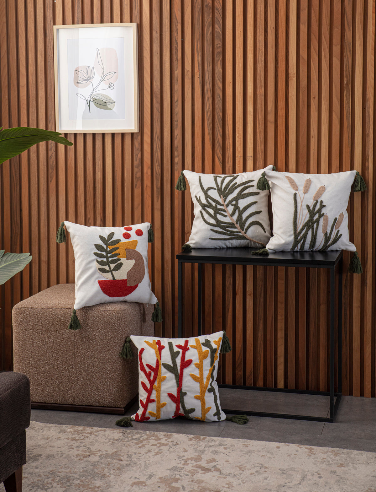 4'lü Kombin Dekoratif Punch İşlemeli Püsküllü Keten Kırlent Kılıfı, Yeşil Püsküllü, 43x43cm