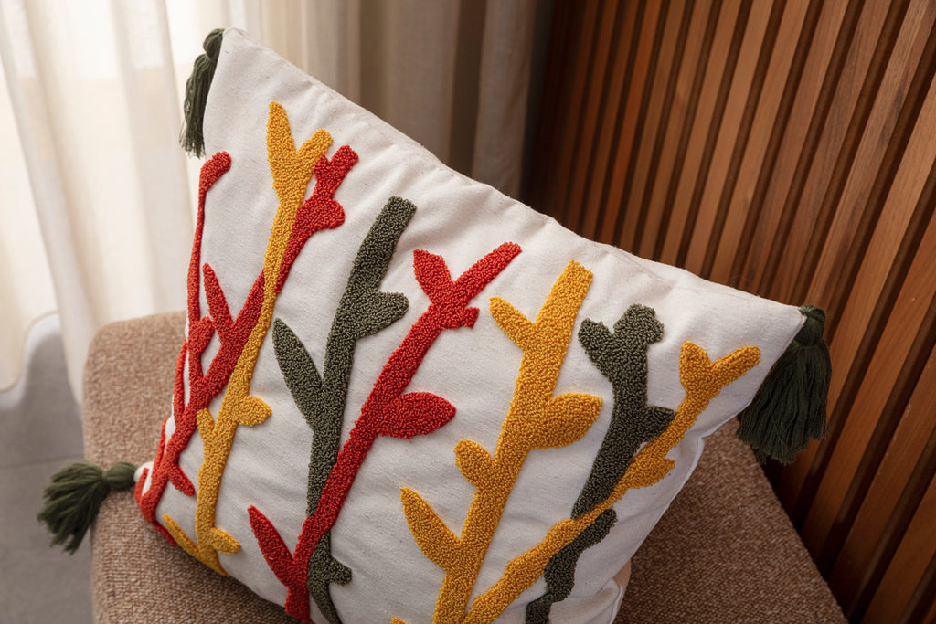 Dekoratif Punch İşlemeli Püsküllü Keten Kırlent Kılıfı, Yeşil Püsküllü 43x43cm