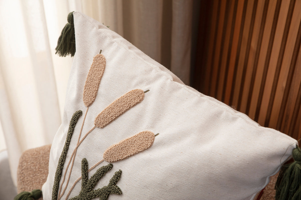 Dekoratif Punch İşlemeli Püsküllü Keten Kırlent Kılıfı, Yeşil Püsküllü 43x43cm