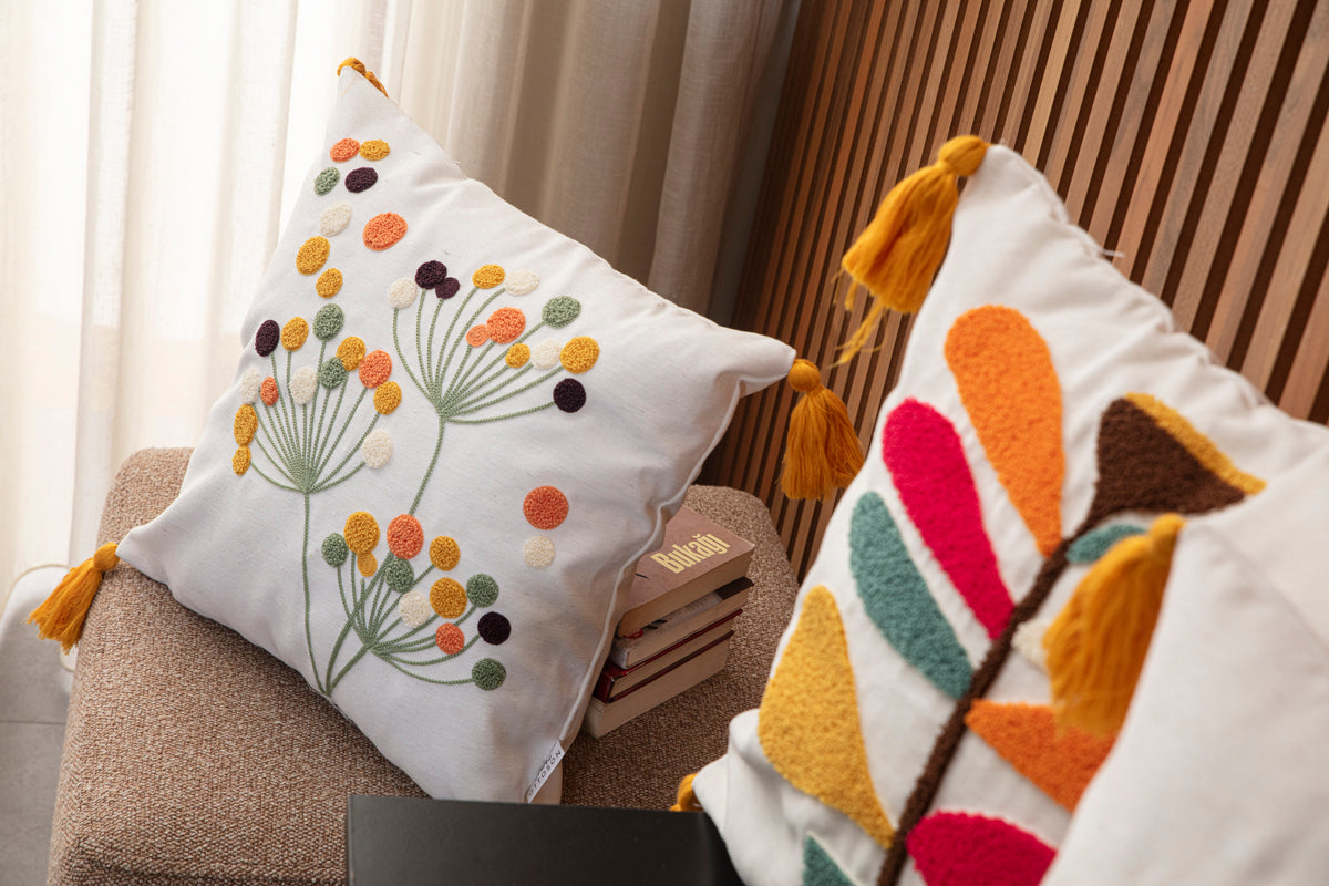 4'lü Kombin Dekoratif Punch İşlemeli Püsküllü Keten Kırlent Kılıfları, 43x43cm