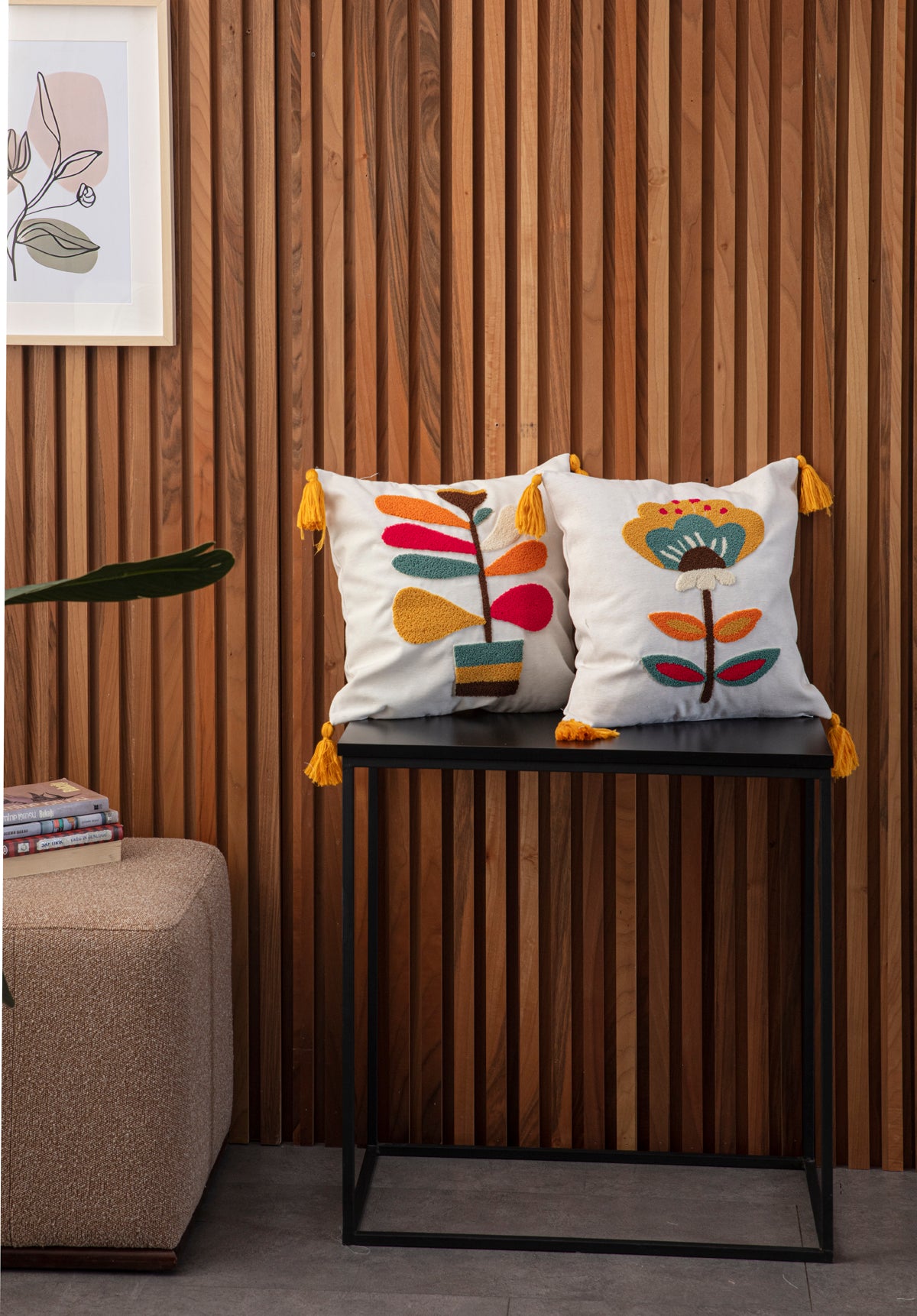 4'lü Kombin Dekoratif Punch İşlemeli Püsküllü Keten Kırlent Kılıfları, 43x43cm