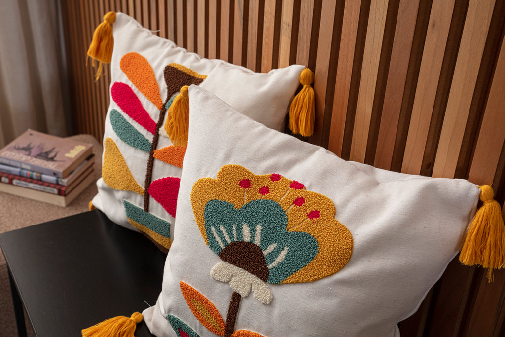 4'lü Kombin Dekoratif Punch İşlemeli Püsküllü Keten Kırlent Kılıfları, 43x43cm