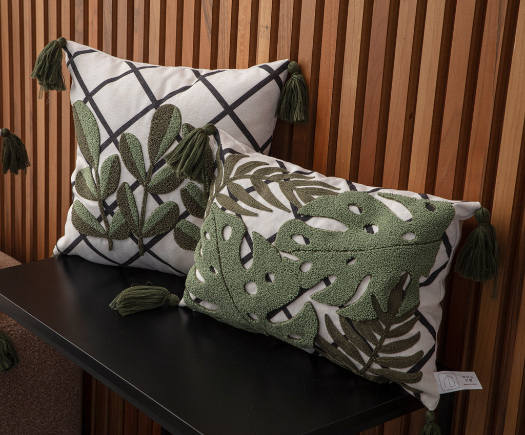 Dekoratif Punch İşlemeli Püsküllü Keten Kırlent Kılıfı, Kaktüs