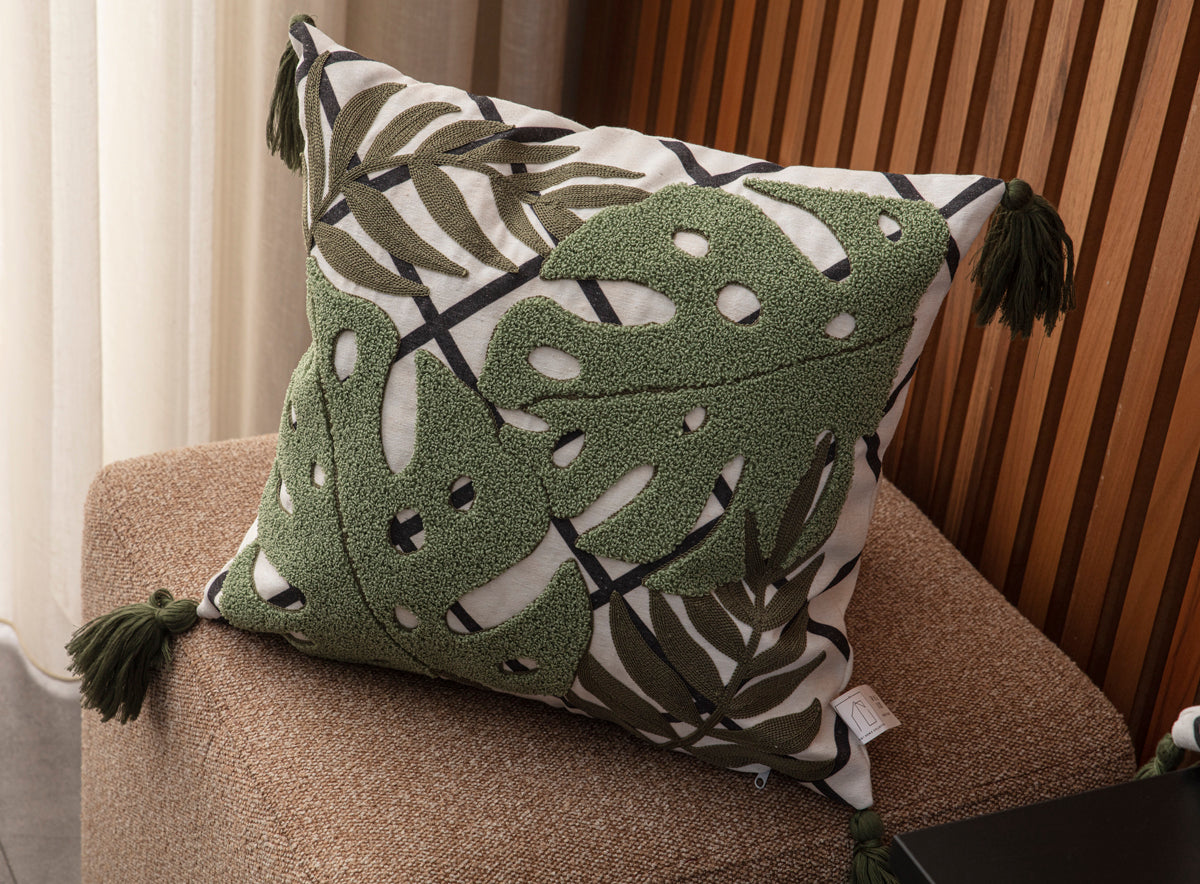 Dekoratif Punch İşlemeli Püsküllü Keten Kırlent Kılıfı, Yaprak