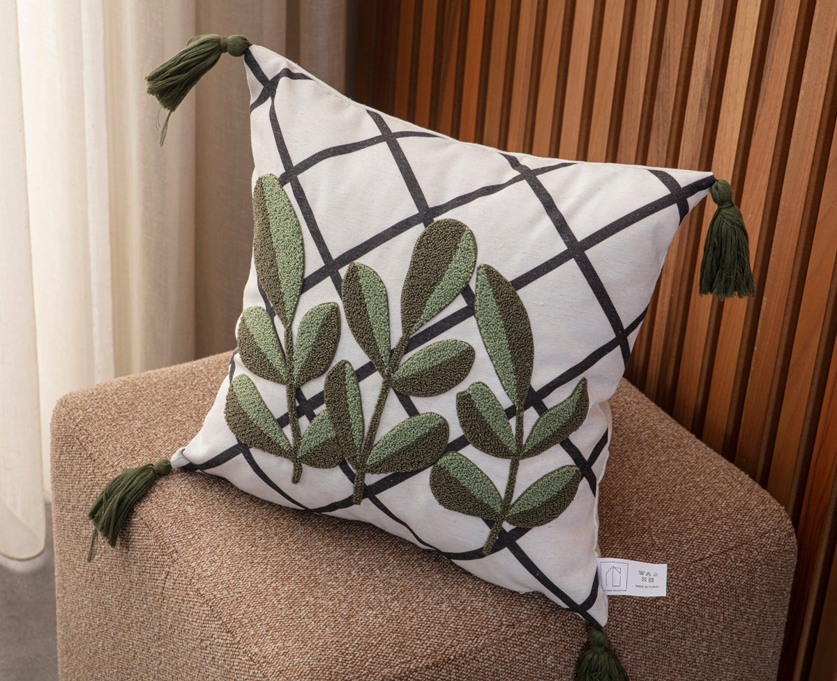 Dekoratif Punch İşlemeli Püsküllü Keten Kırlent Kılıfı, Kaktüs