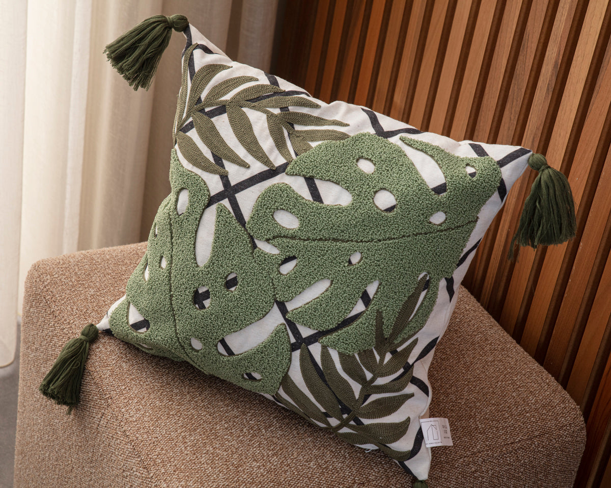 Dekoratif Punch İşlemeli Püsküllü Keten Kırlent Kılıfı, Yaprak