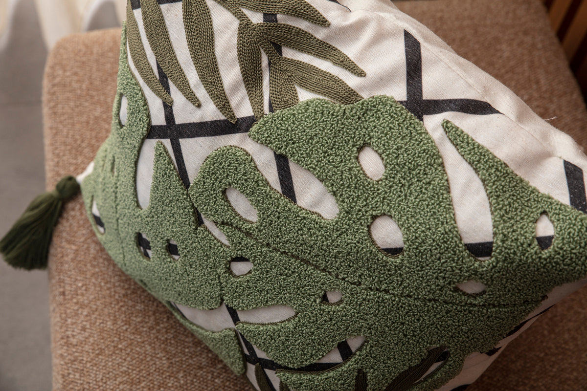 Dekoratif Punch İşlemeli Püsküllü Keten Kırlent Kılıfı, Yaprak