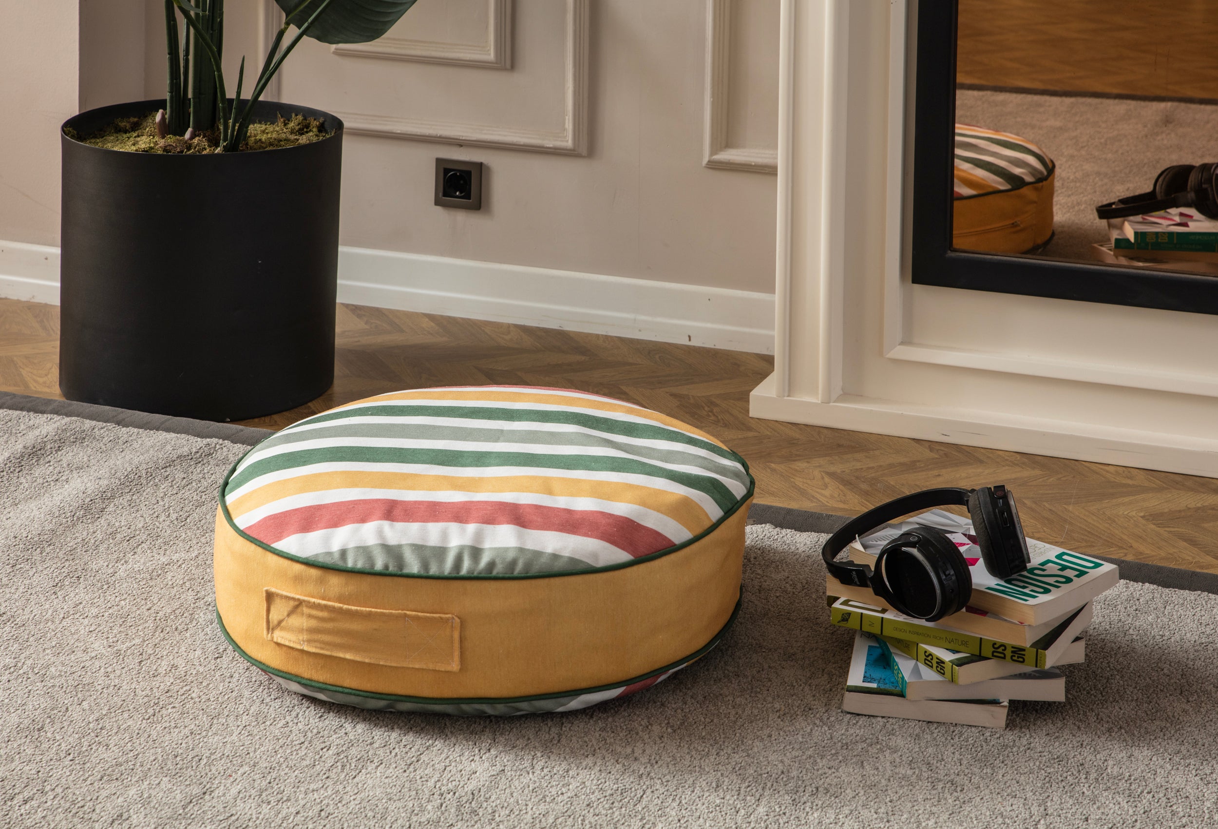 Yuvarlak Dekoratif Bahçe Minderi, Balkon Pufu 60x60cm, Gökkuşağı Desenli