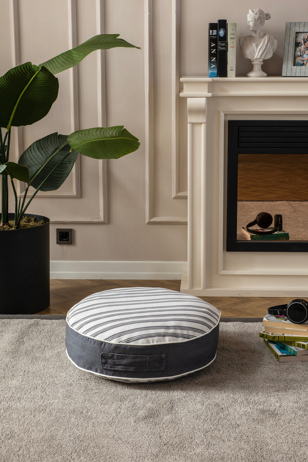 Yuvarlak Dekoratif Bahçe Minderi, Balkon Pufu 60x60cm, Gri Çizgi Desenli