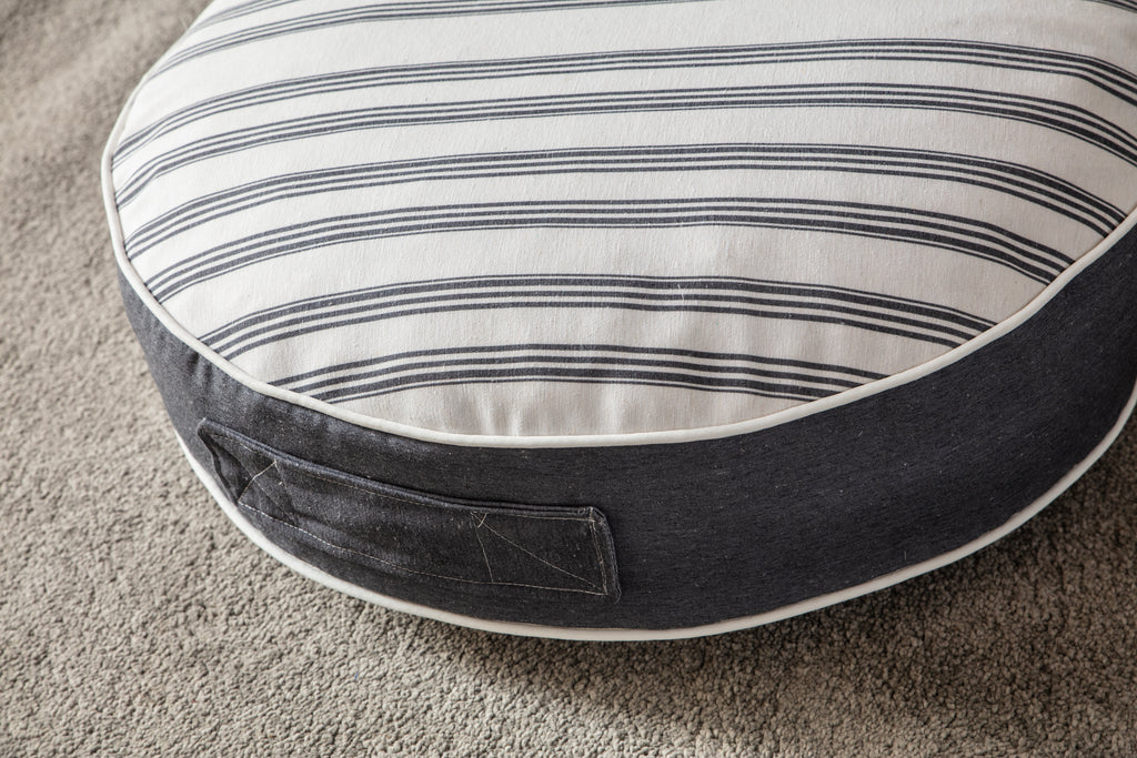 Yuvarlak Dekoratif Bahçe Minderi, Balkon Pufu 60x60cm, Gri Çizgi Desenli