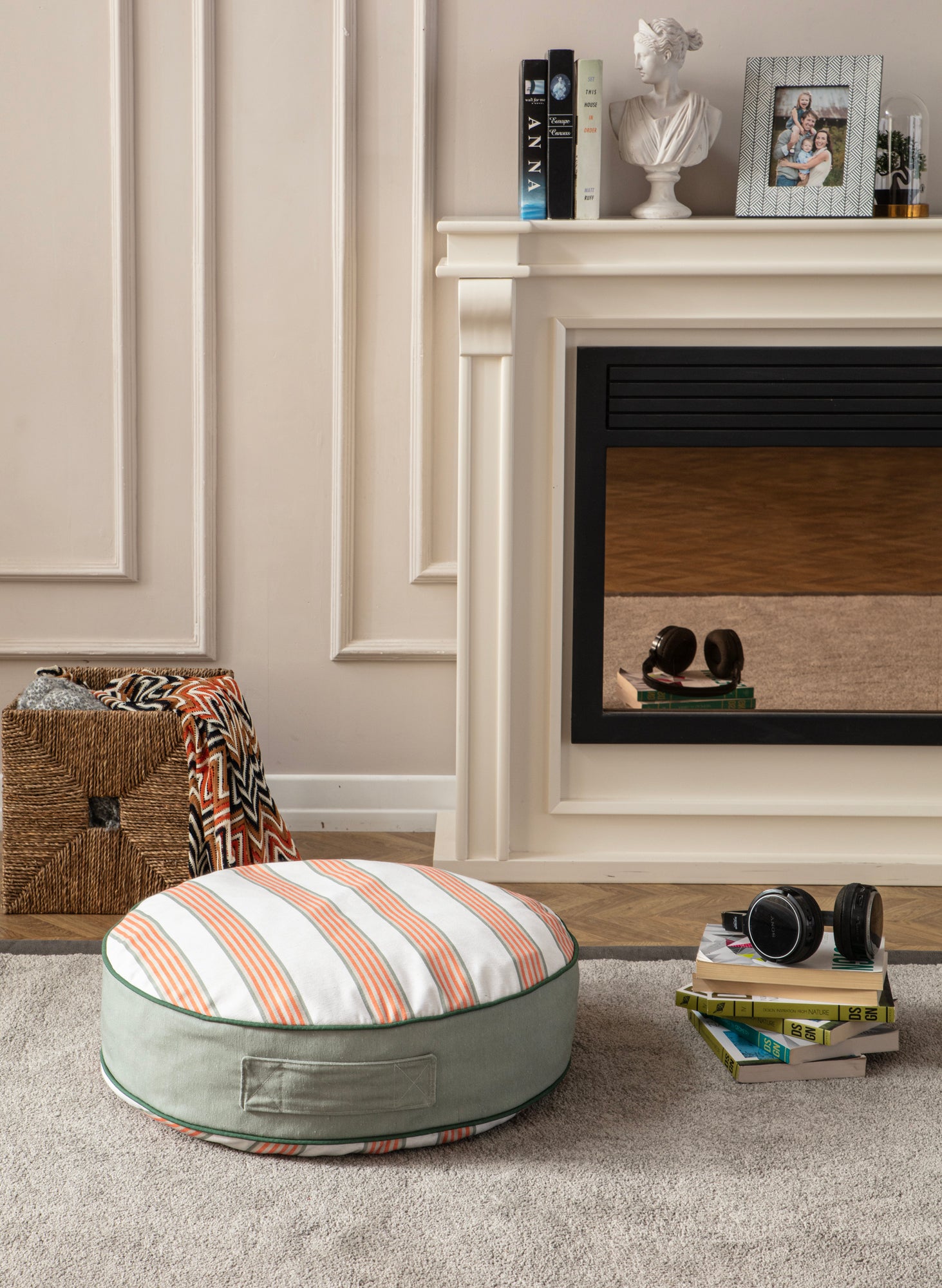 Yuvarlak Dekoratif Bahçe Minderi, Balkon Pufu 60x60cm, Turuncu Çizgi Desenli