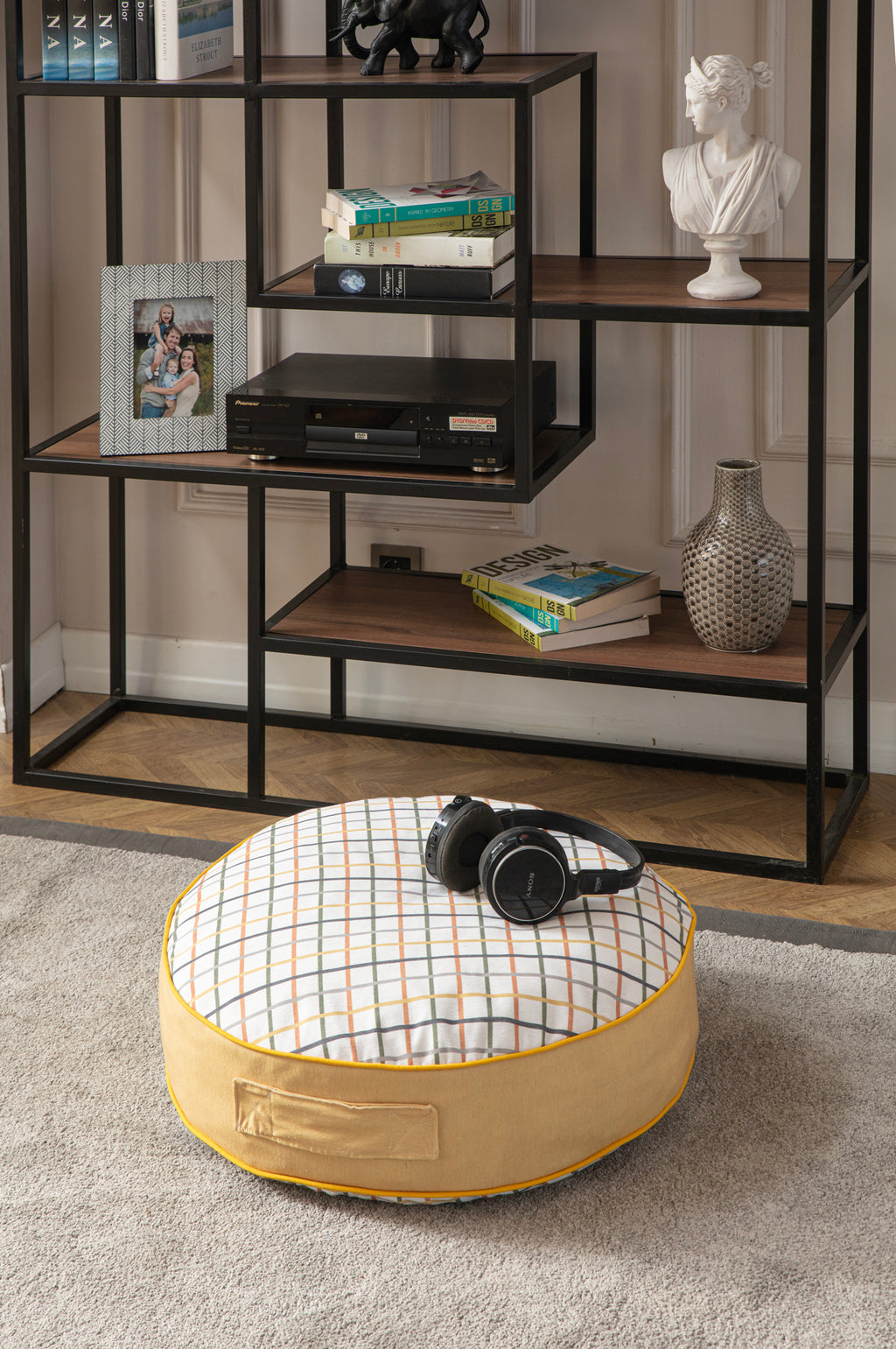 Yuvarlak Dekoratif Bahçe Minderi, Balkon Pufu 60x60cm, Sarı Ekoseli