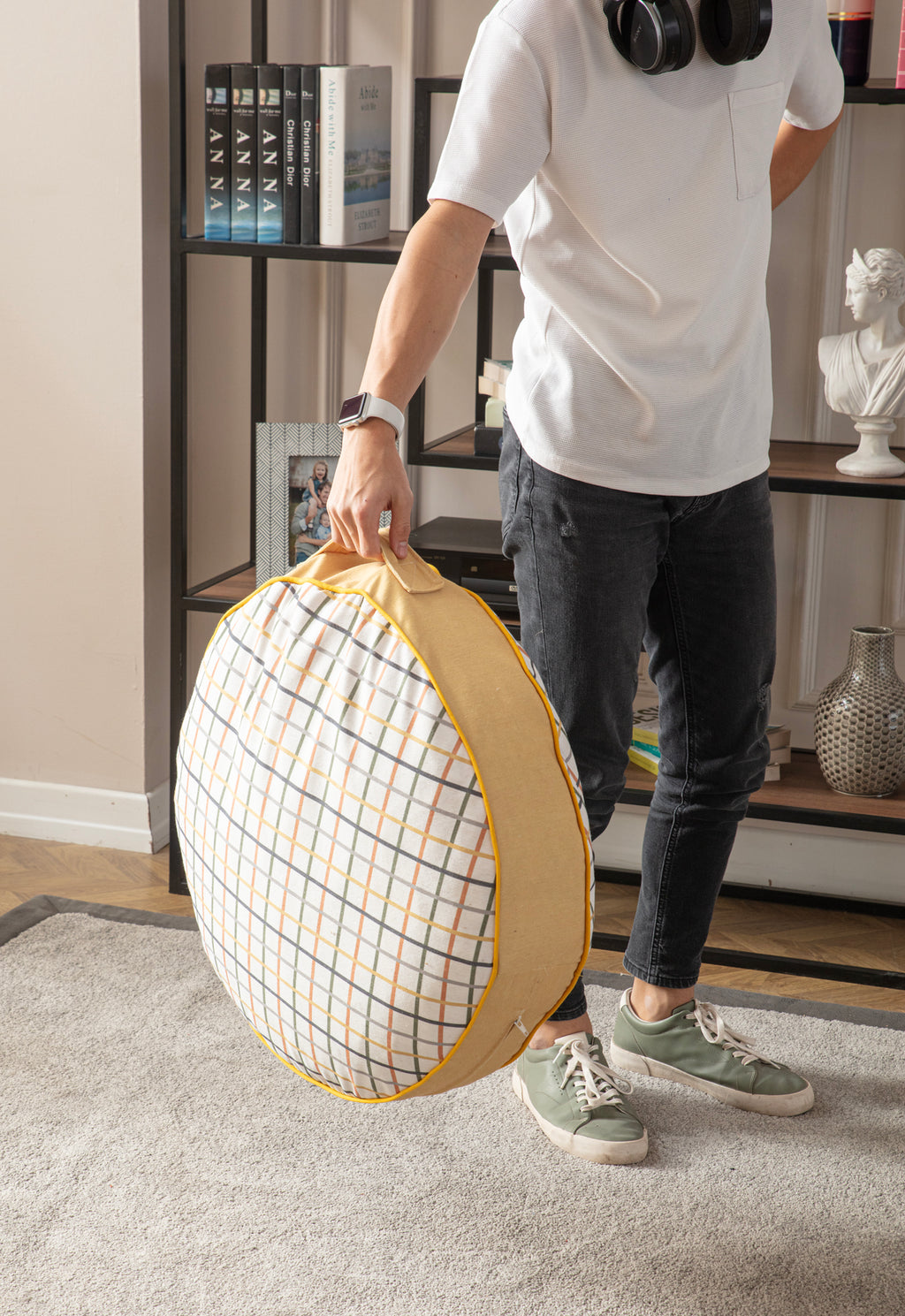 Yuvarlak Dekoratif Bahçe Minderi, Balkon Pufu 60x60cm, Sarı Ekoseli