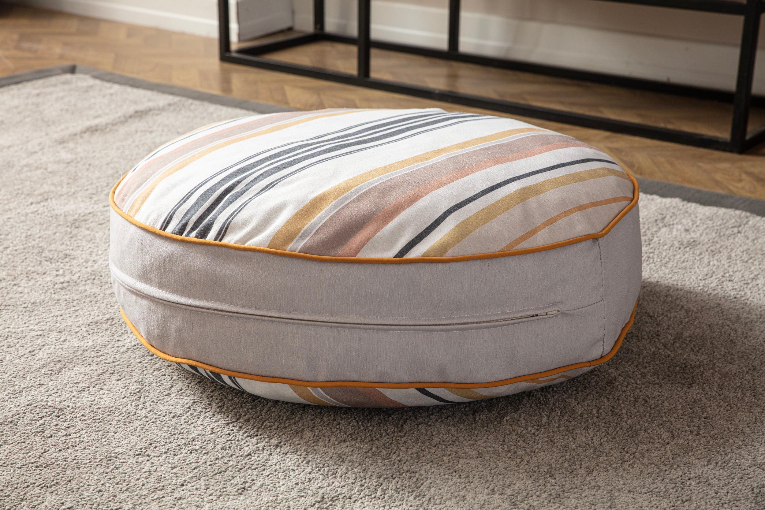 Yuvarlak Dekoratif Bahçe Minderi, Balkon Pufu 60x60cm, Kahve Çizgili