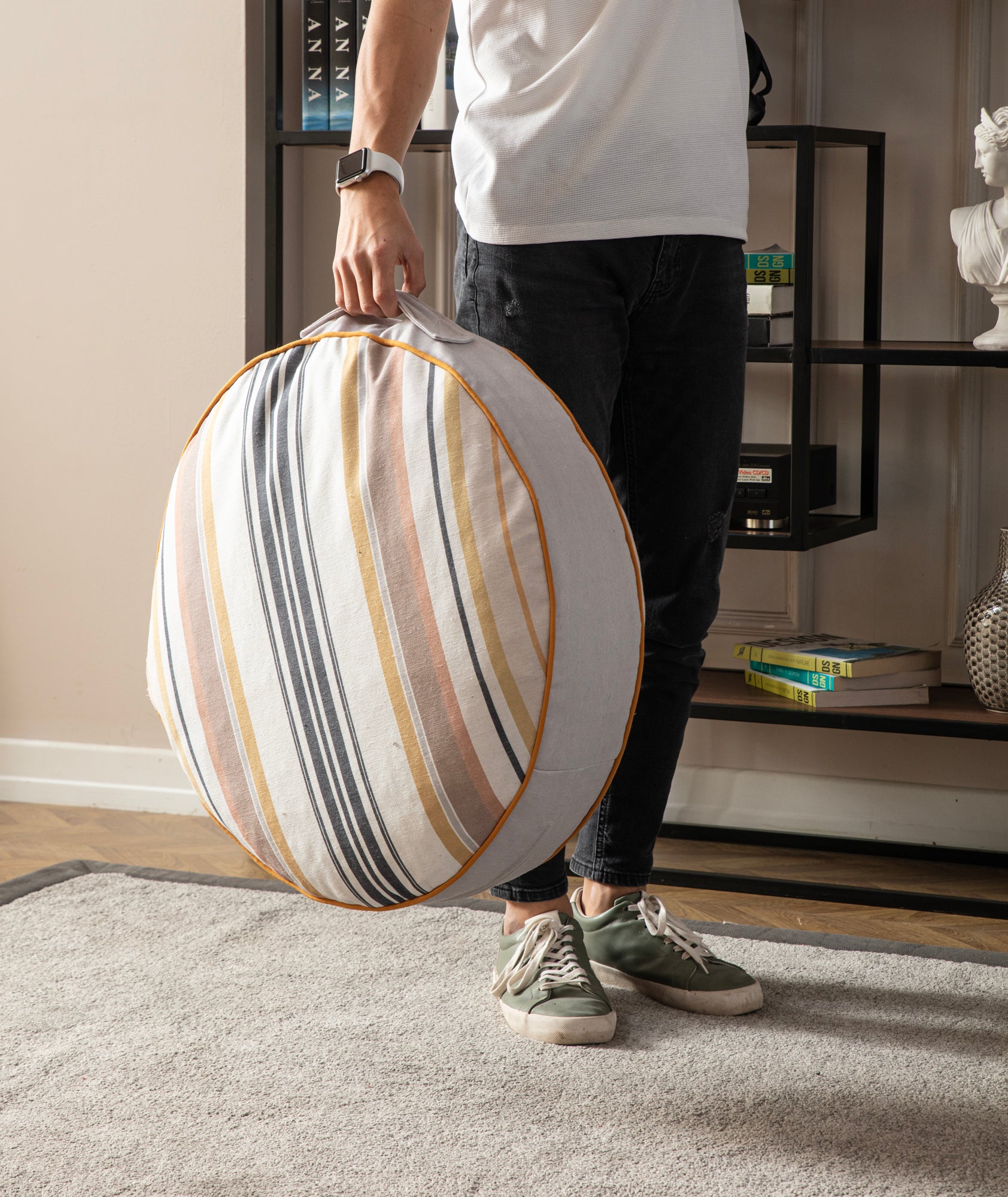 Yuvarlak Dekoratif Bahçe Minderi, Balkon Pufu 60x60cm, Kahve Çizgili