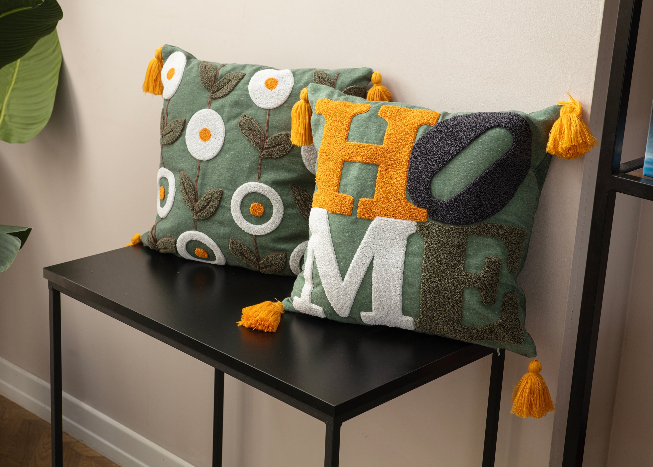 4'lü Kombin Dekoratif Punch İşlemeli Püsküllü Kırlent Kılıfı