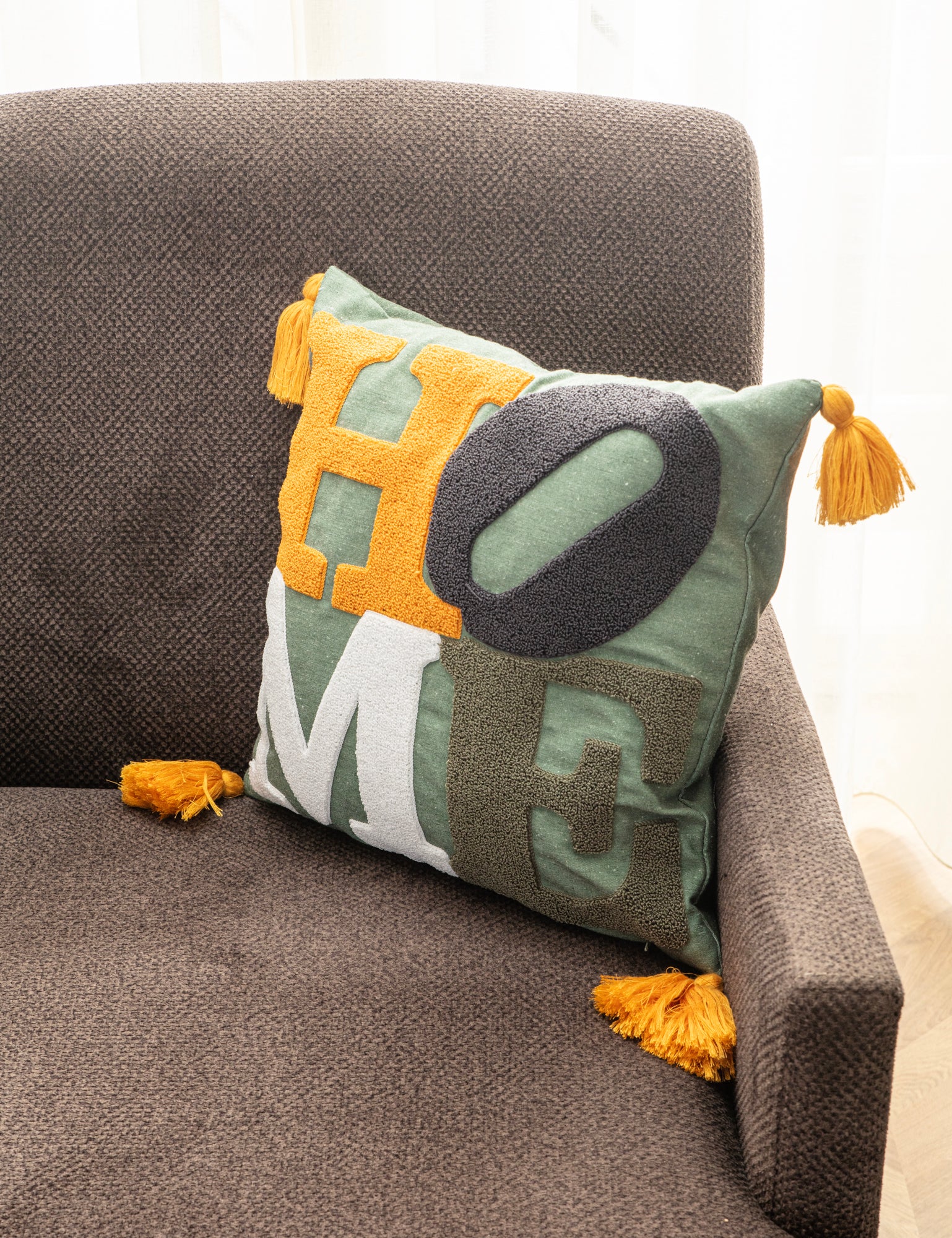 Dekoratif Punch İşlemeli Püsküllü Keten Kırlent Kılıfı, 43x43cm Yeşil