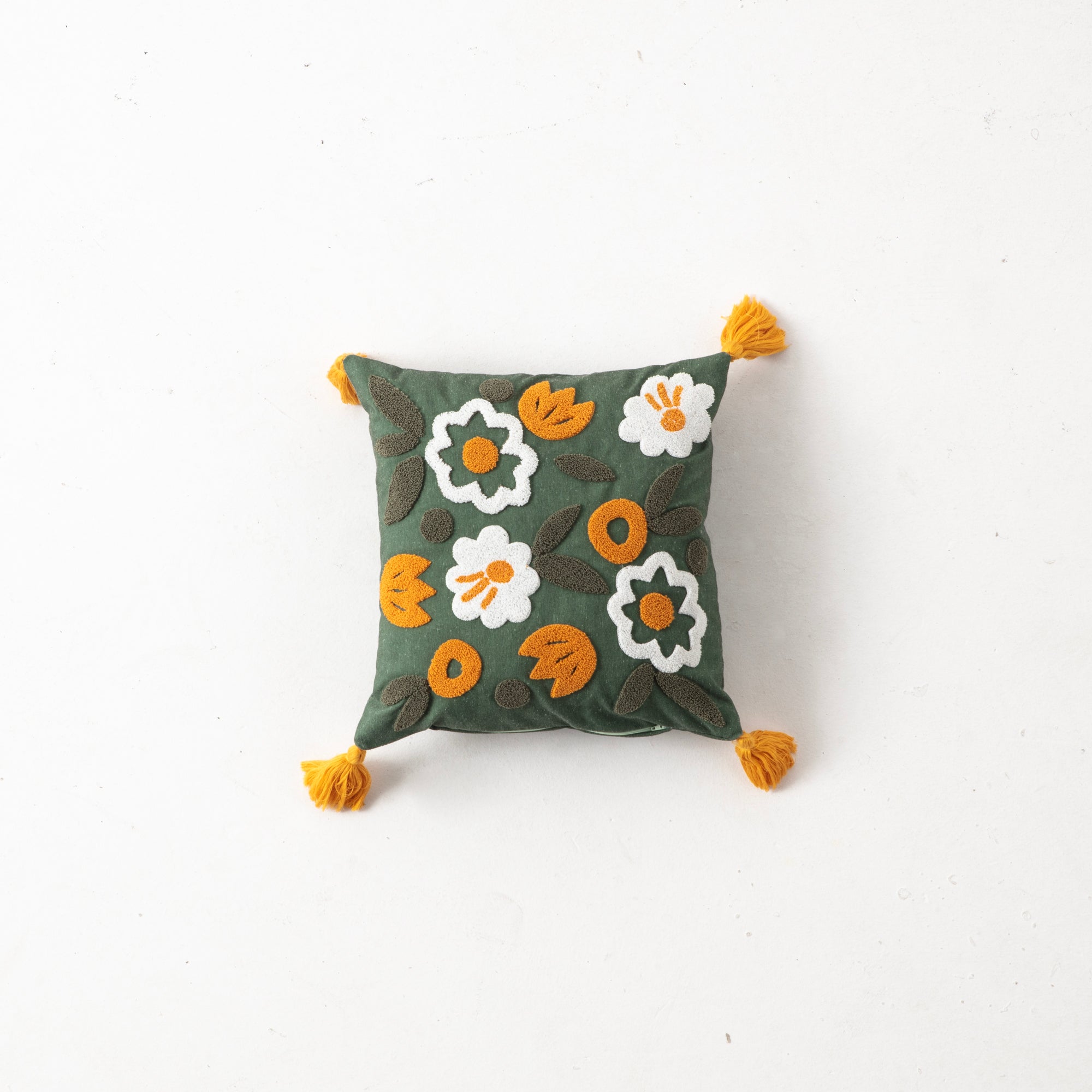 Dekoratif Punch İşlemeli Püsküllü Keten Kırlent Kılıfı, 43x43cm, Yeşil