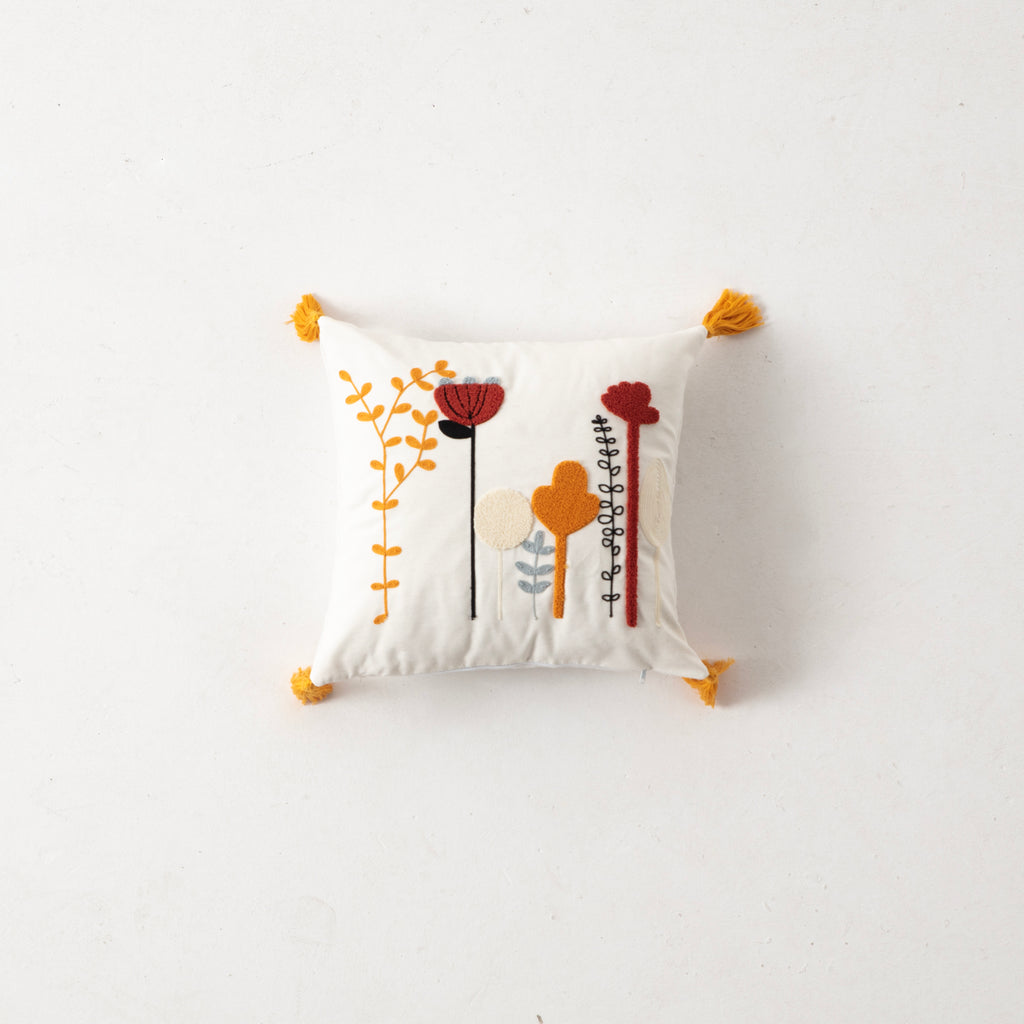 Dekoratif Punch İşlemeli Püsküllü Keten Kırlent Kılıfı