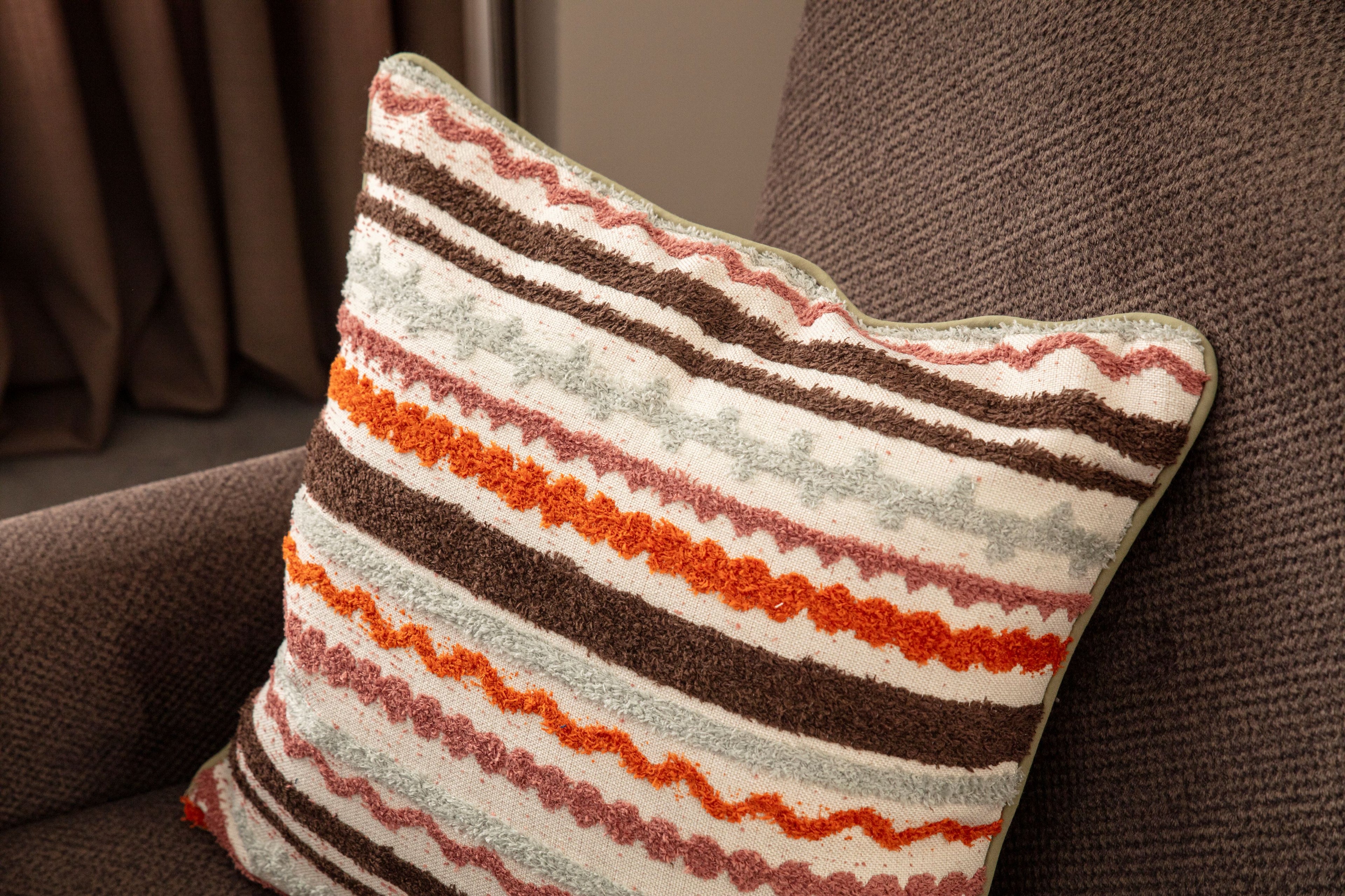 Jakarlı Premium Keten Kırlent Kılıfı 43x43cm, Çizgi Desenli