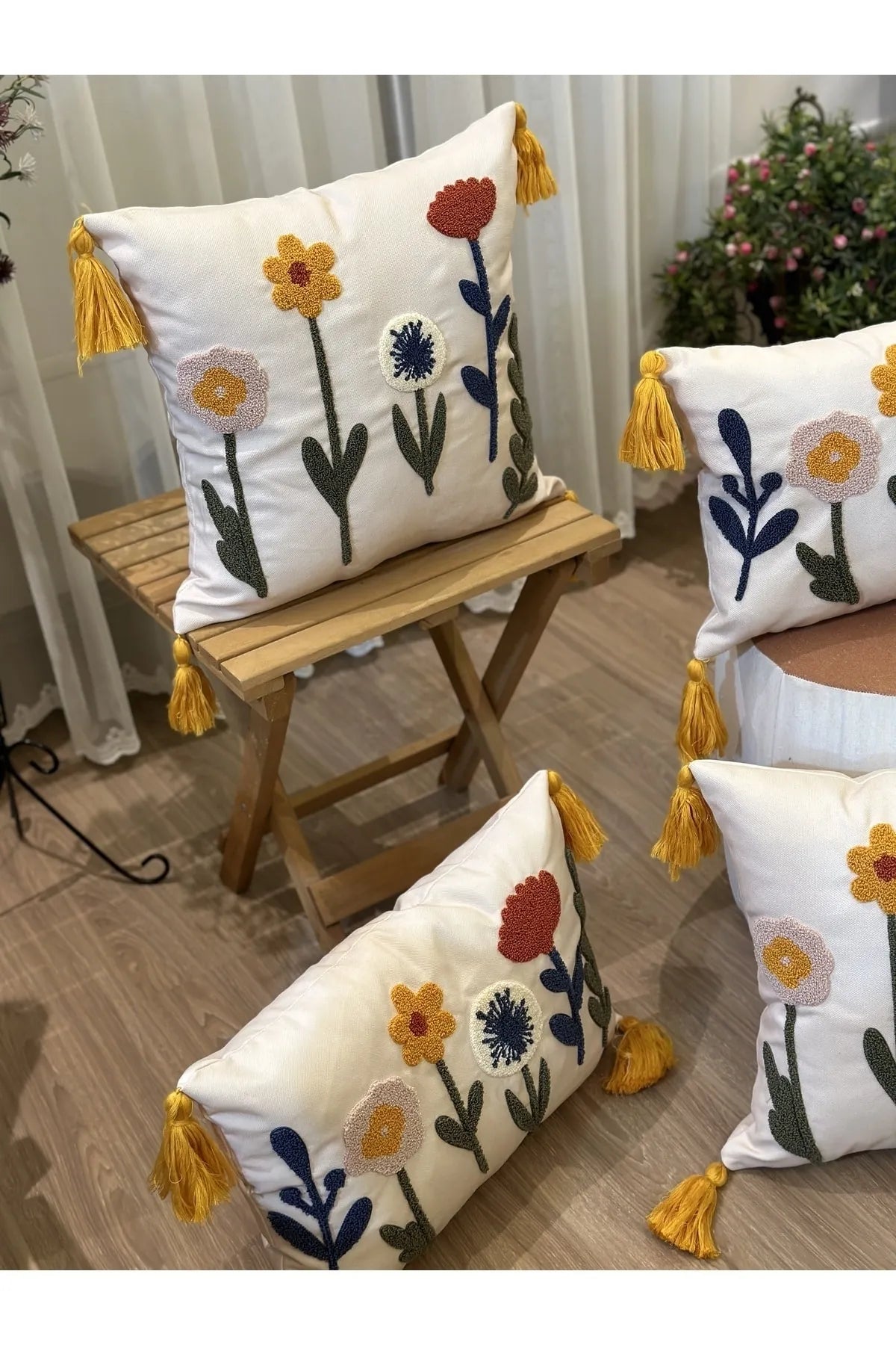 4'LÜ ÇİÇEKLİ PUNCH İŞLEMELİ NAKIŞLI DEKORATİF PREMİUM KIRLENT KILIFI