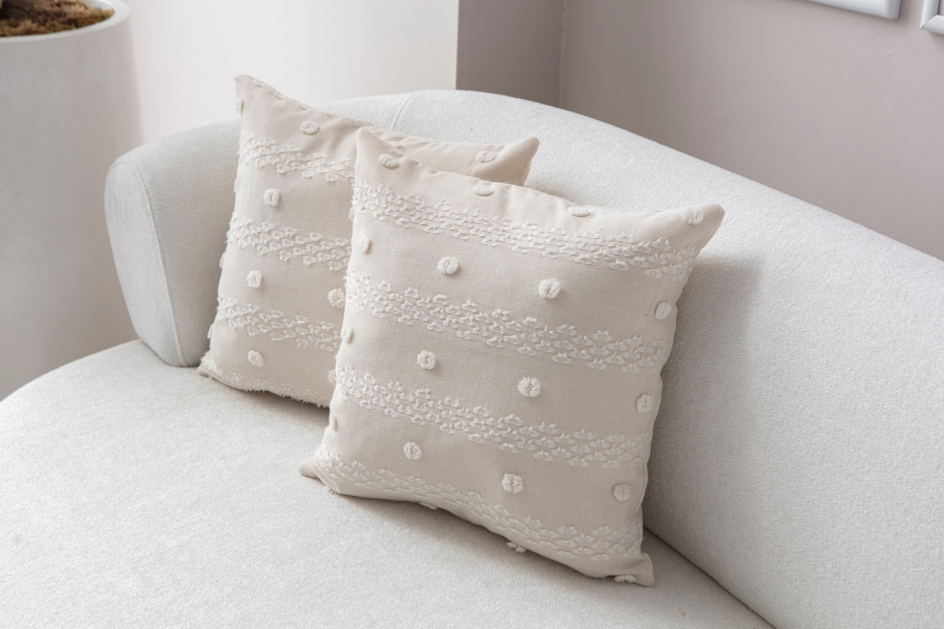 "Geometrik" Bohem Puantiyeli, Dekoratif Keten Kırlent Kılıfı, Punch İşlemeli 43x43cm