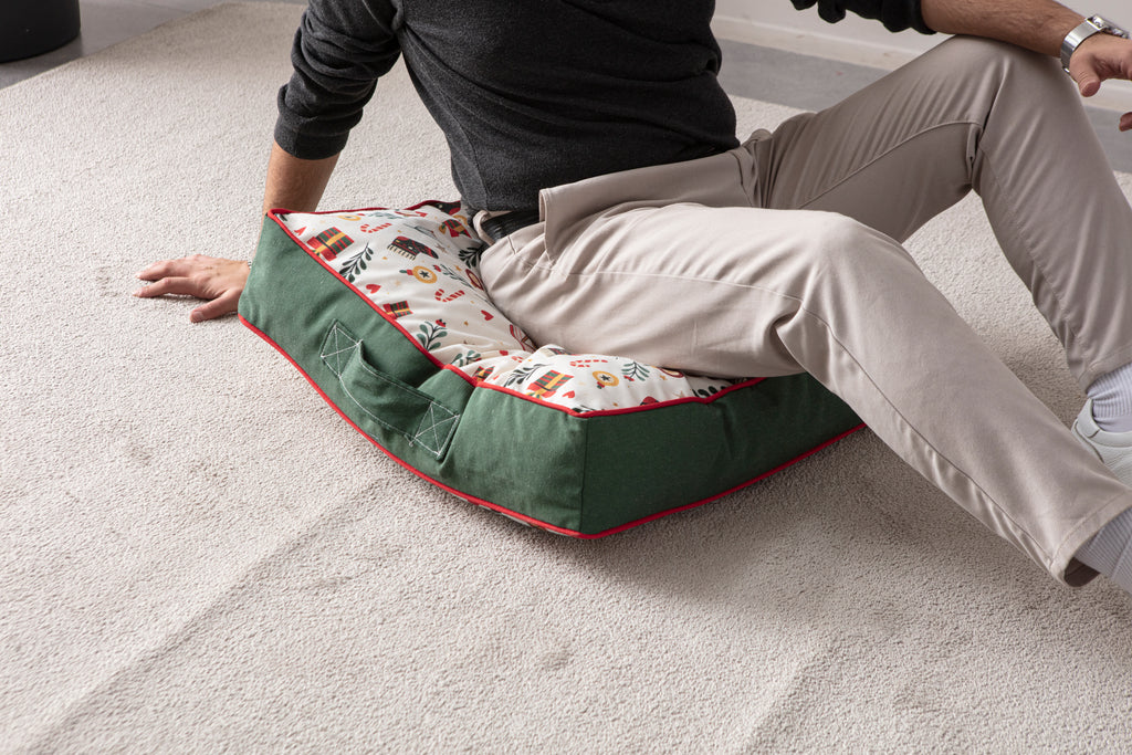 Kokina Premium Serisi, Kare Yer Minderi, 60x60cm, Yılbaşı Desenli