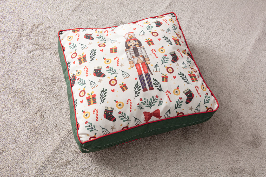 Kokina Premium Serisi, Kare Yer Minderi, 60x60cm, Yılbaşı Desenli