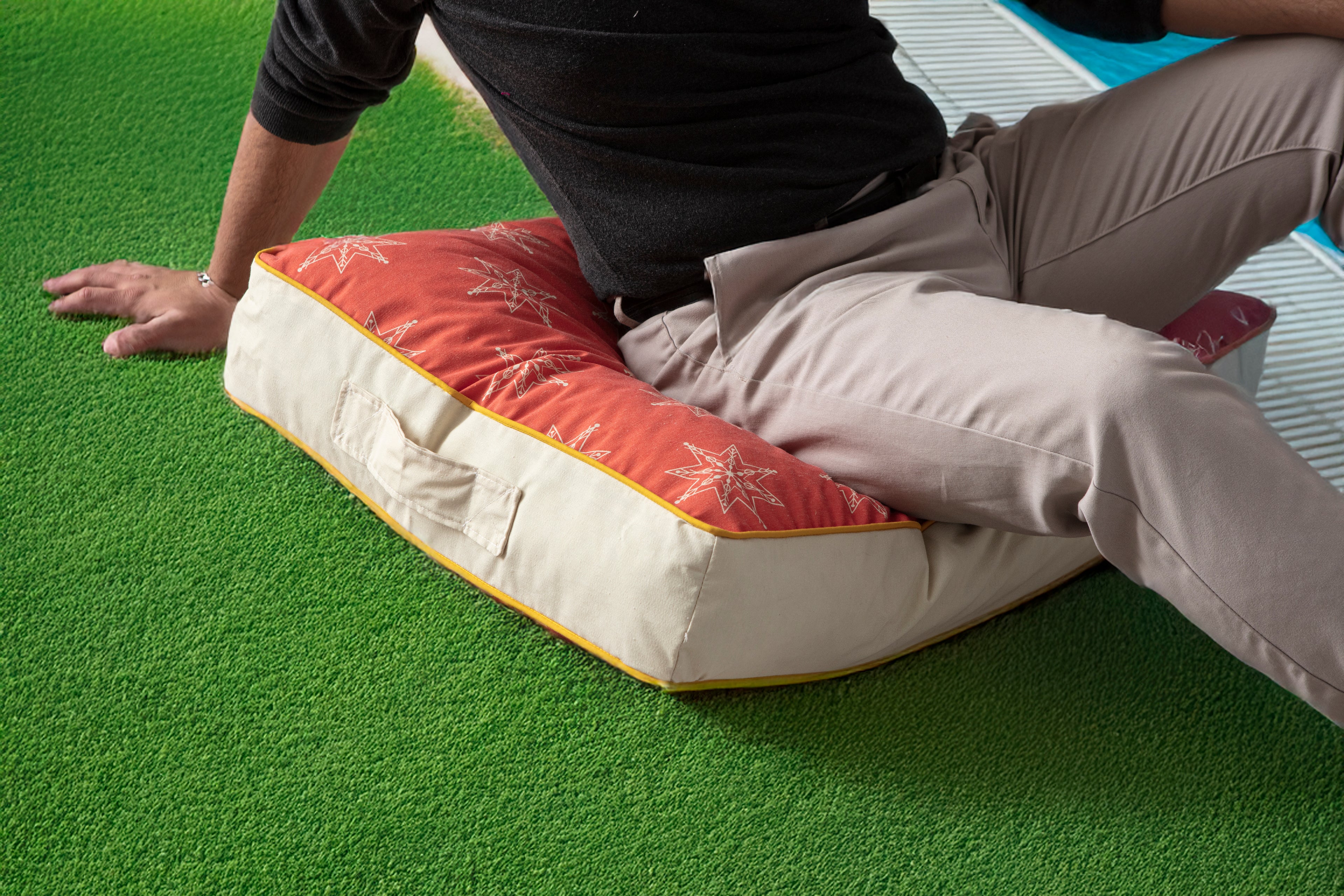 Kokina Premium Serisi, Kare Yer Minderi, 60x60cm, Kırmızı