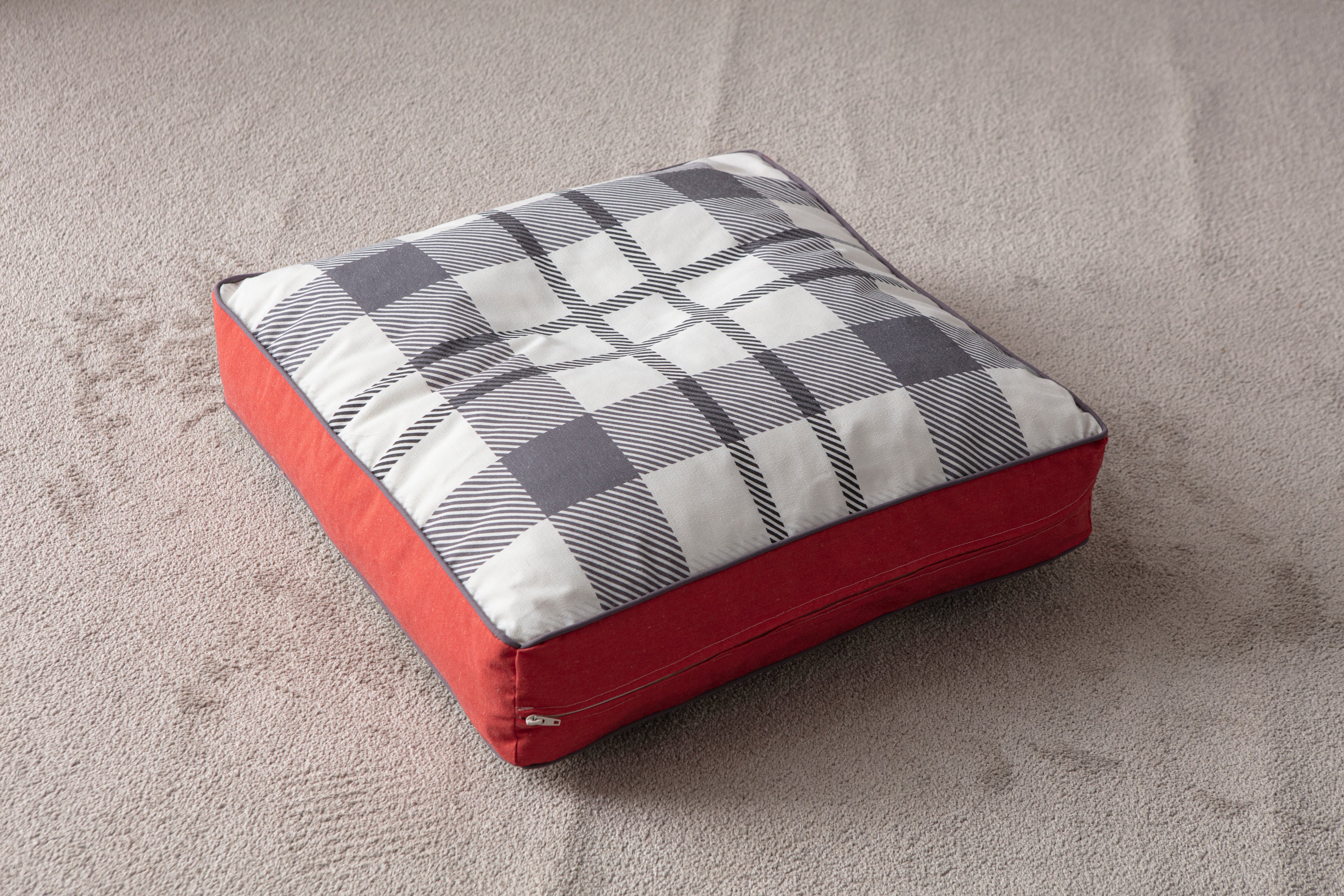 Kokina Premium Serisi Kare Yer Minderi, 60x60 cm, Gri Ekoseli